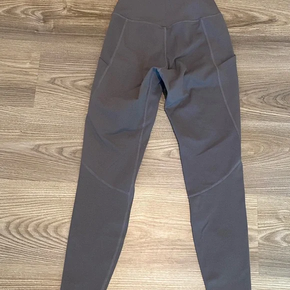 P’tula Alainah III Pocket Legging Women’s size Small Plum Gray Color Soft! - Picture 4 of 6